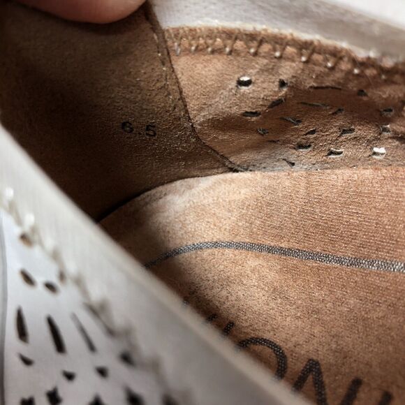 Vionic Ballet Flats Womens Size 6.5 Robyn White Perforated Upper Slip On C3 - Picture 3 of 15